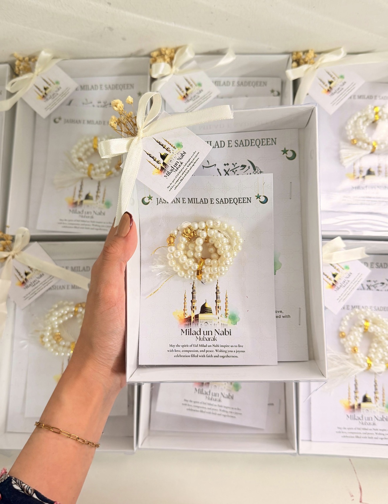 Milad un Nabi Mubarak Favour Box with Surah Yaseen & Beaded Tasbeeh | Islamic Gift Box view 2
